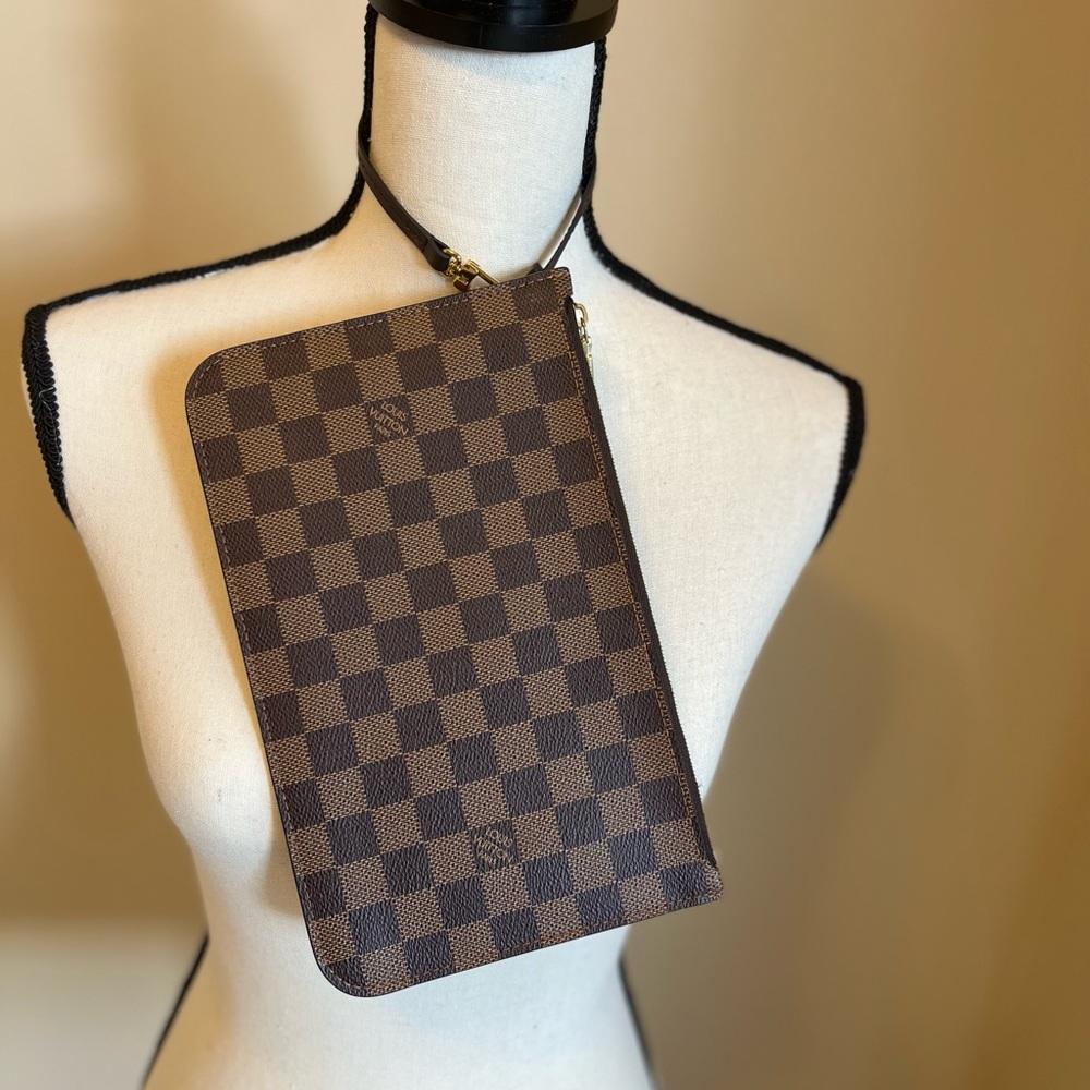 Louis Vuitton Damier Ebene Neverfull GM Red Interior Wristlet